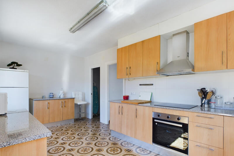 4 slaapkamer Gezinswoning Te koop