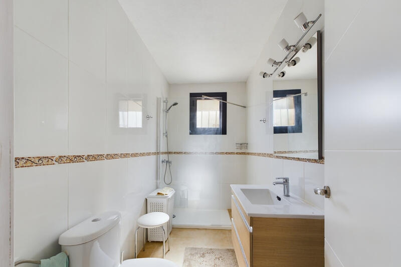 4 slaapkamer Gezinswoning Te koop