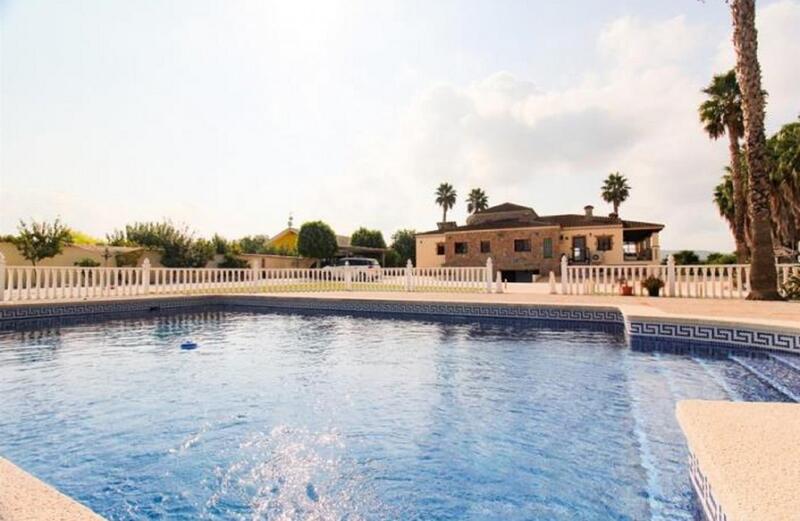 Villa til salg i Bigastro, Alicante