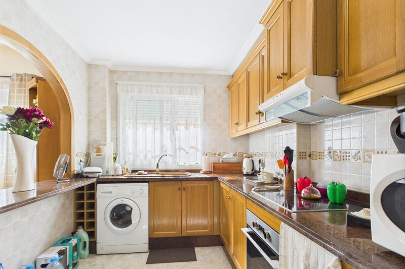 2 slaapkamer Gezinswoning Te koop