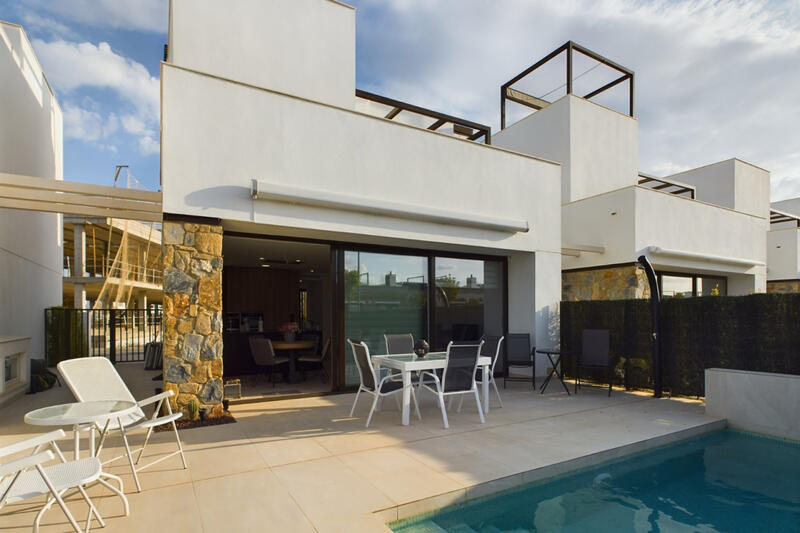 2 Cuarto Villa en venta