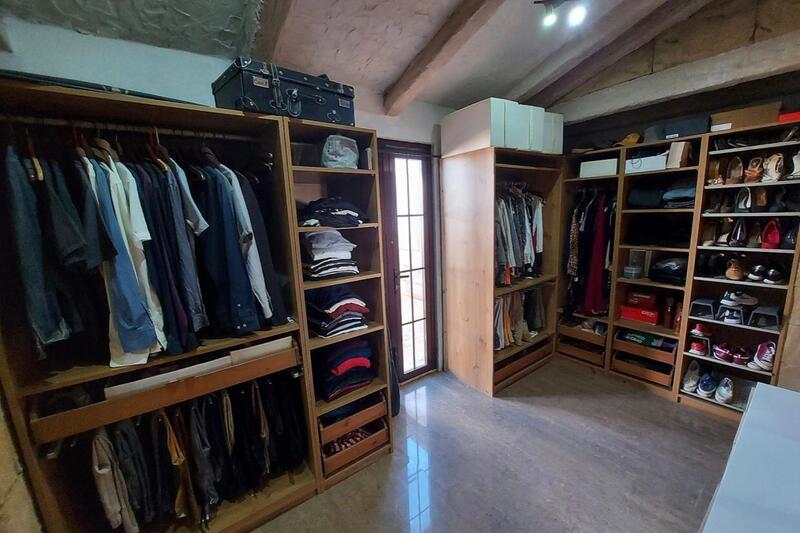 5 bedroom Country House for sale