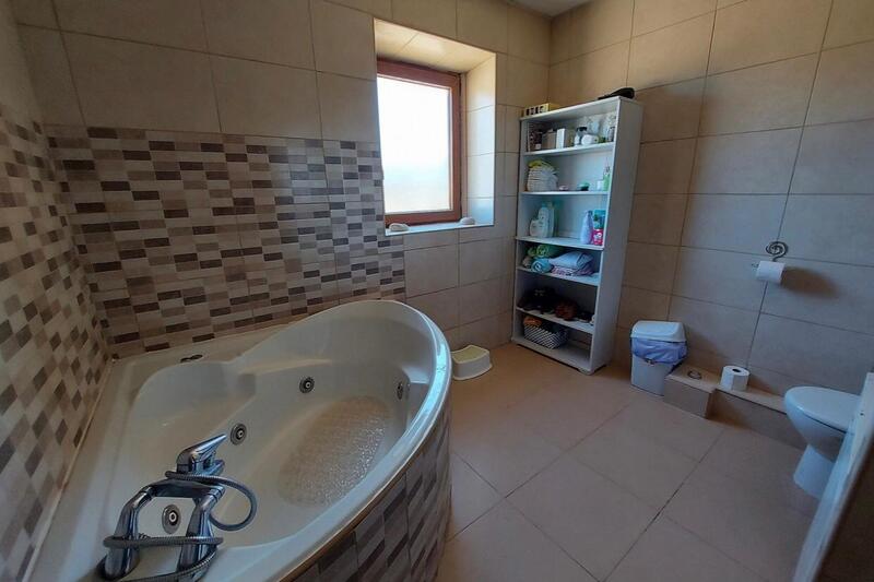 5 bedroom Country House for sale