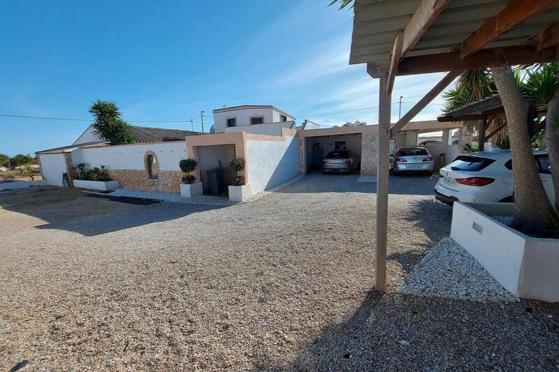 5 bedroom Country House for sale