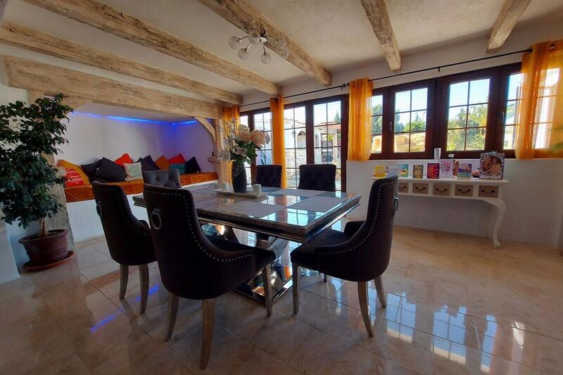 5 bedroom Country House for sale