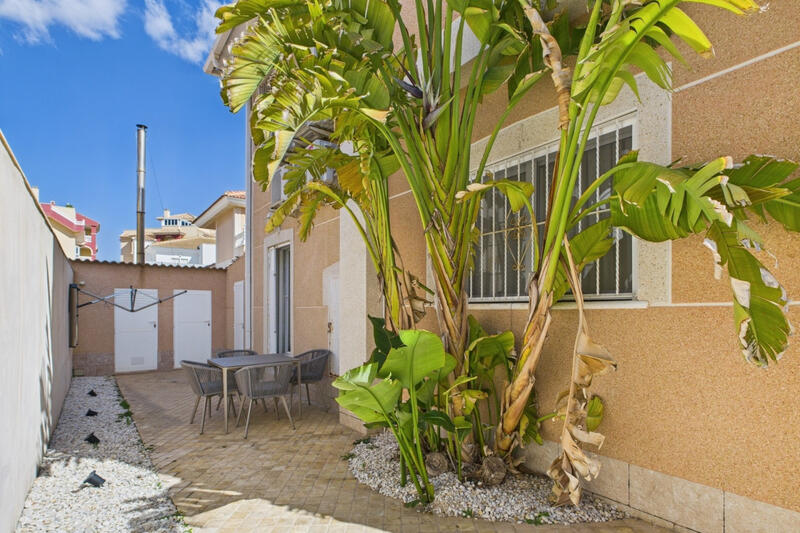 4 Cuarto Villa en venta