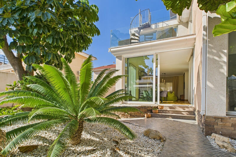 4 Cuarto Villa en venta