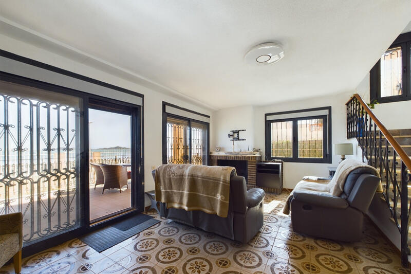 4 bedroom Townhouse for sale