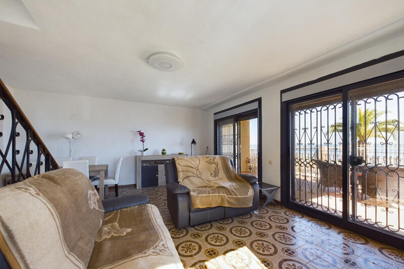 4 bedroom Townhouse for sale
