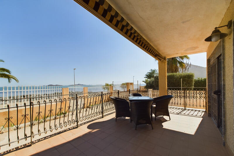 4 bedroom Townhouse for sale