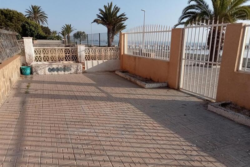 4 bedroom Townhouse for sale