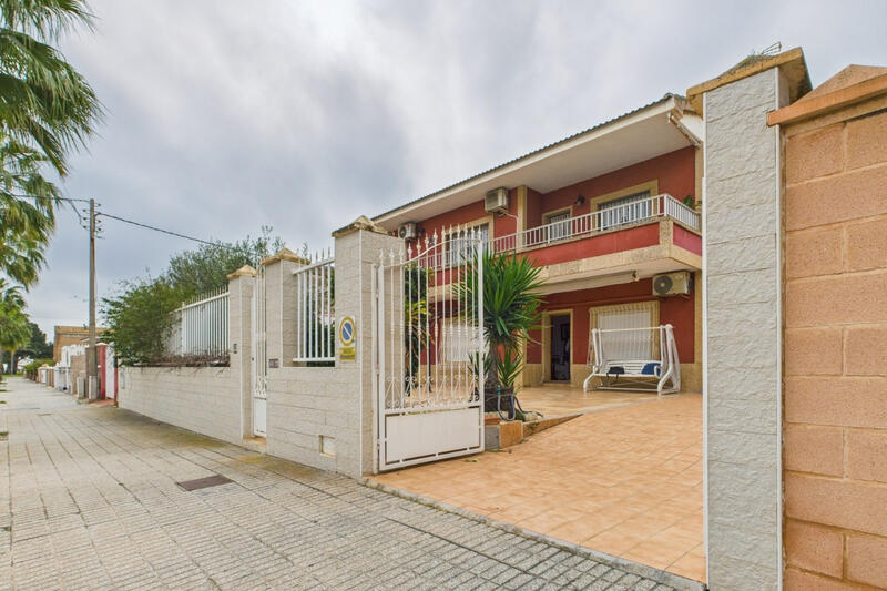 4 bedroom Apartment for sale