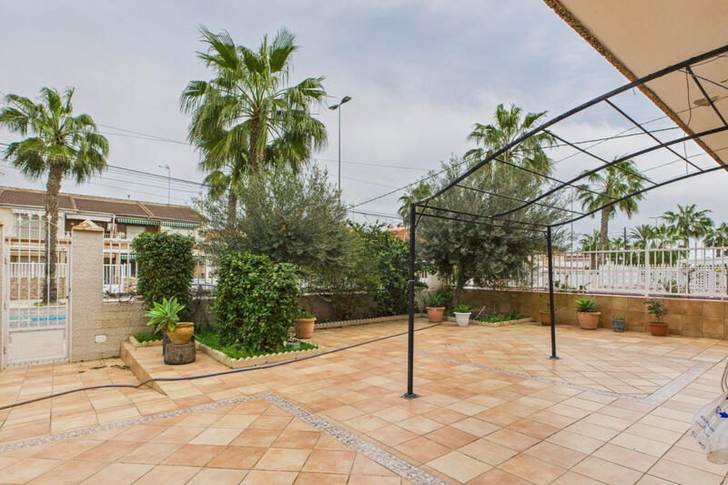 4 bedroom Apartment for sale