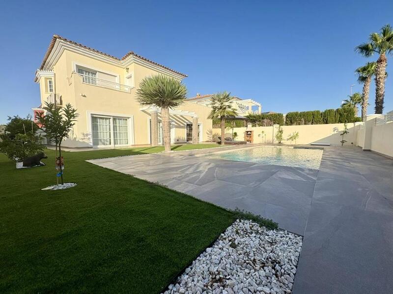 Villa Te koop in Campo de Golf, Murcia