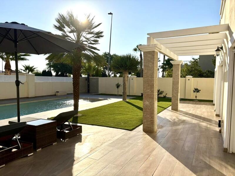4 slaapkamer Villa Te koop