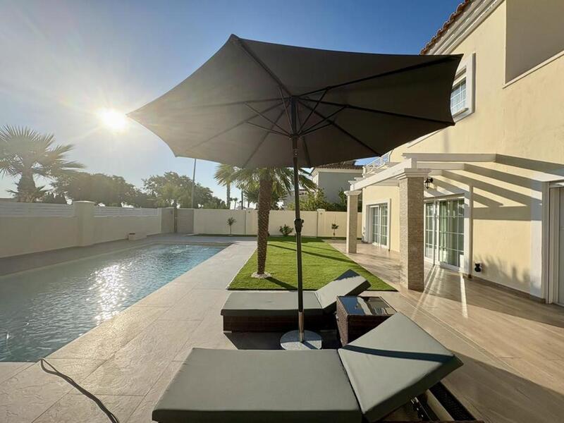 4 slaapkamer Villa Te koop