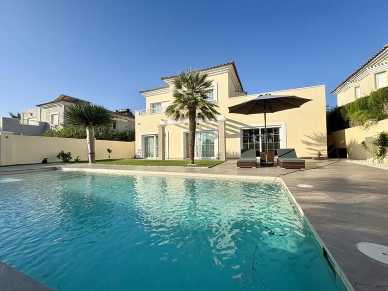 4 slaapkamer Villa Te koop