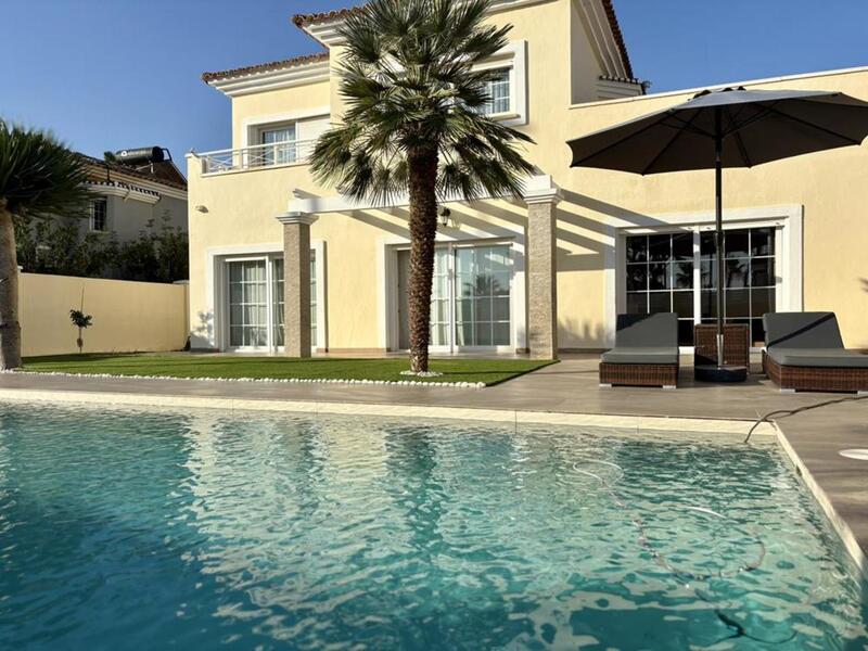 4 slaapkamer Villa Te koop