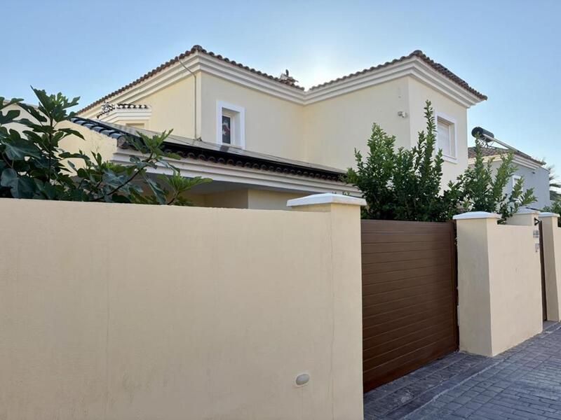 4 slaapkamer Villa Te koop