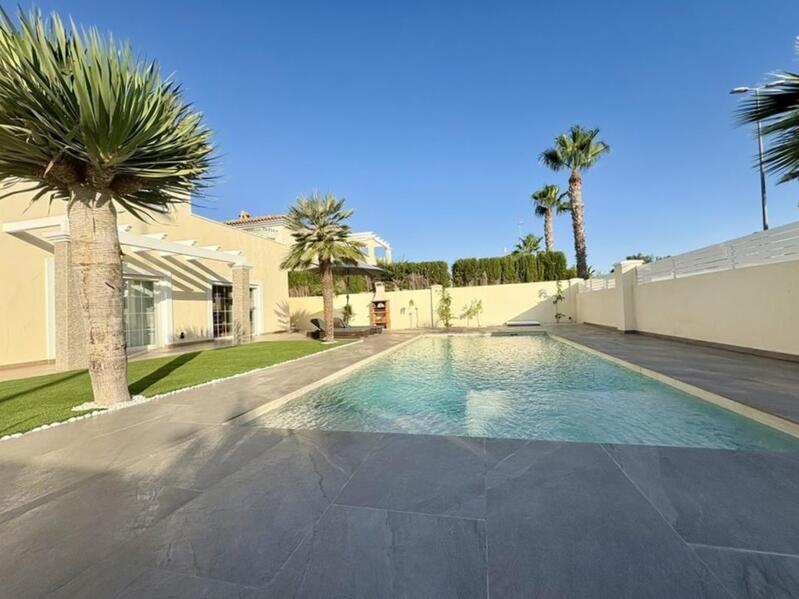 4 slaapkamer Villa Te koop