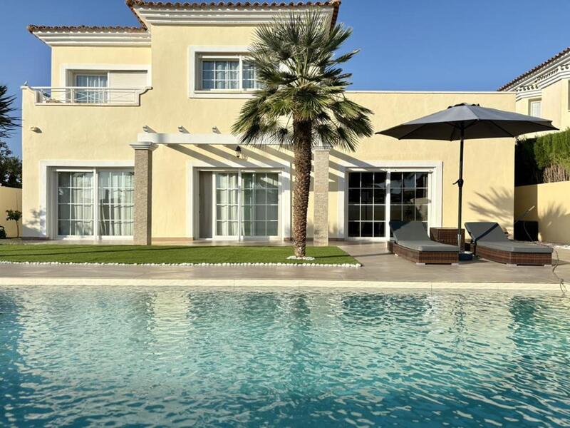 4 slaapkamer Villa Te koop