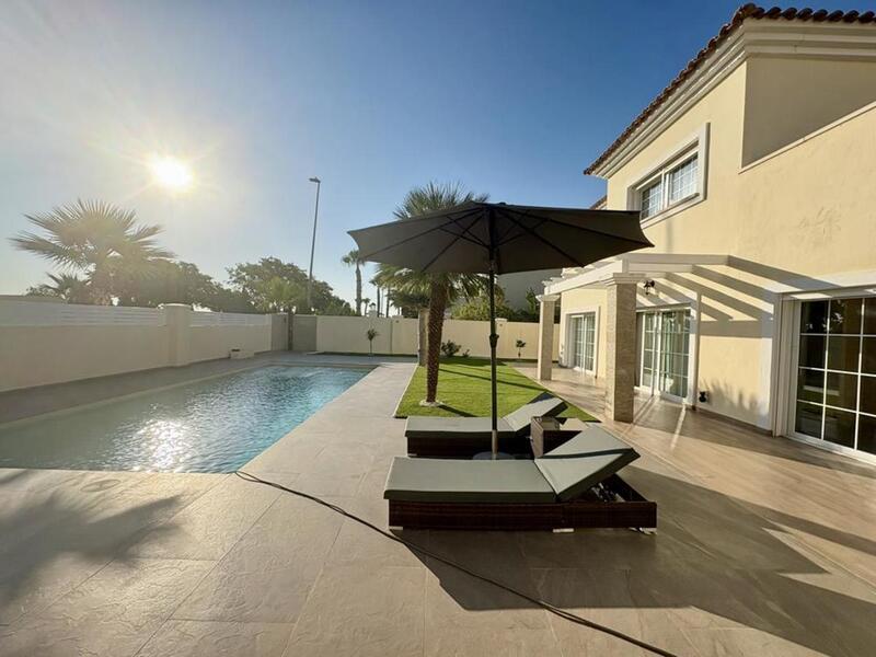 4 slaapkamer Villa Te koop