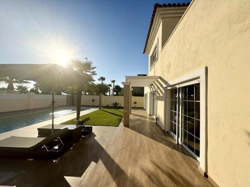 4 slaapkamer Villa Te koop