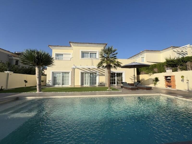 4 slaapkamer Villa Te koop