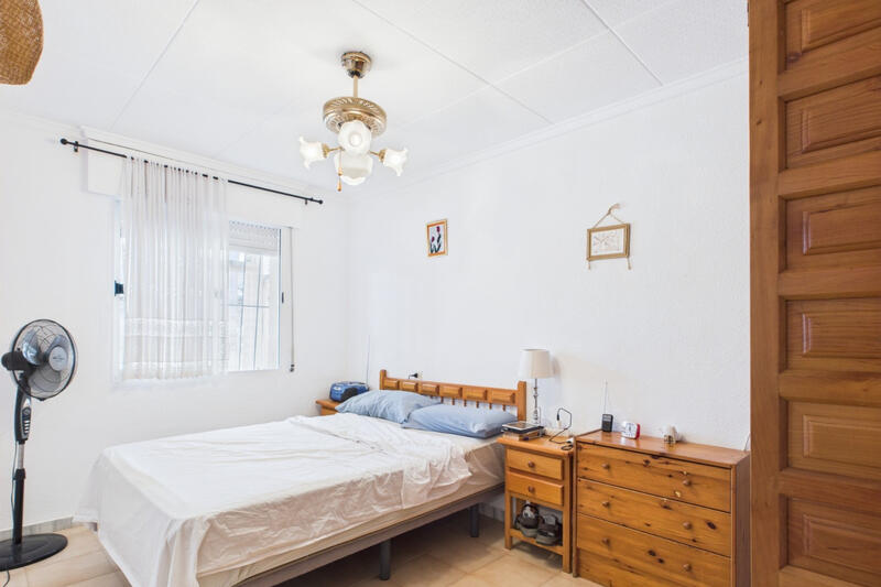1 Cuarto Villa en venta
