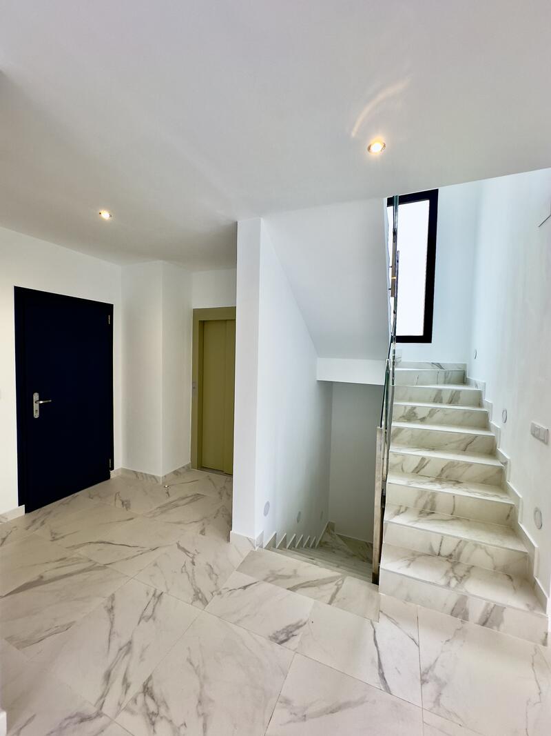3 bedroom Apartment for sale