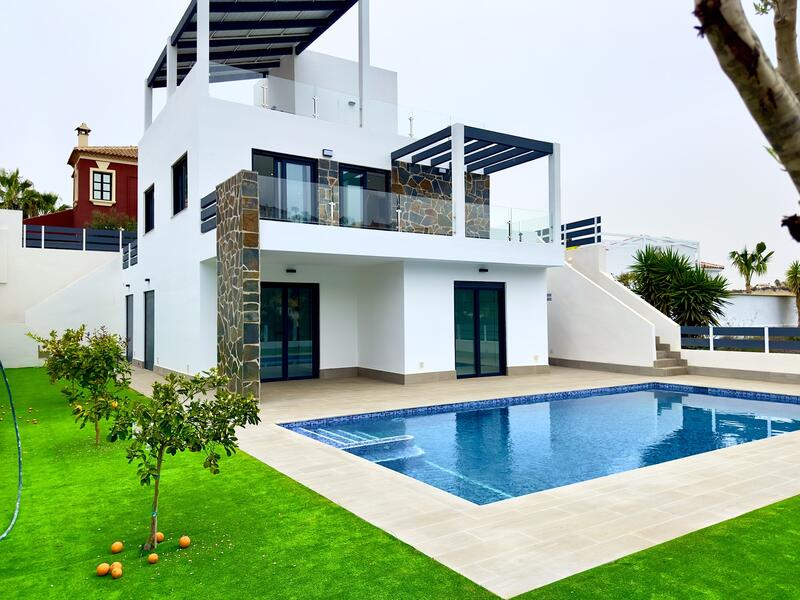 3 bedroom Apartment for sale