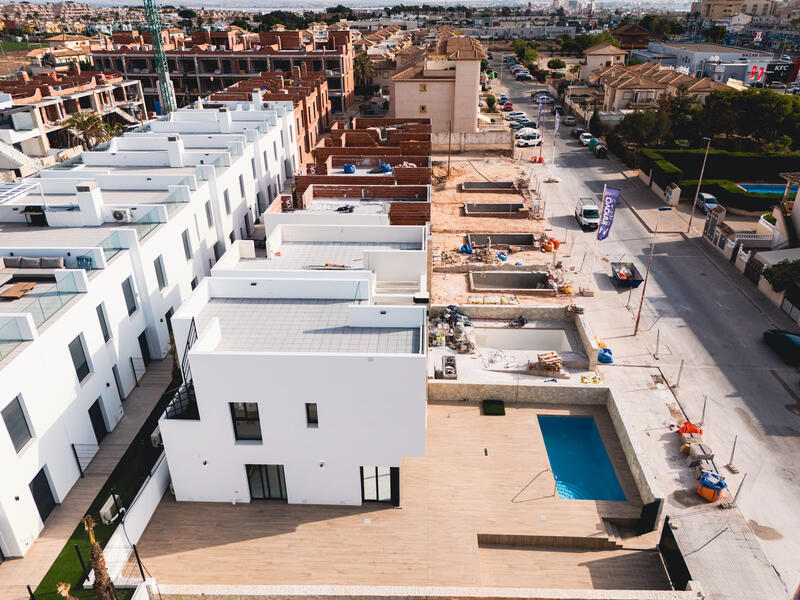 4 bedroom Apartment for sale