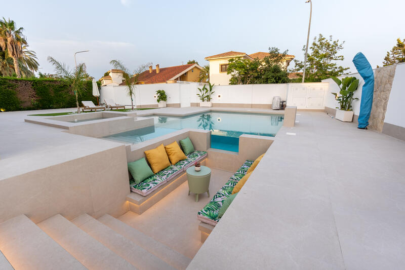4 bedroom Villa for sale
