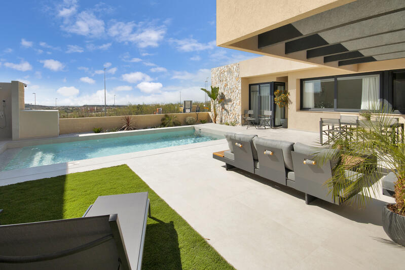 4 bedroom Apartment for sale