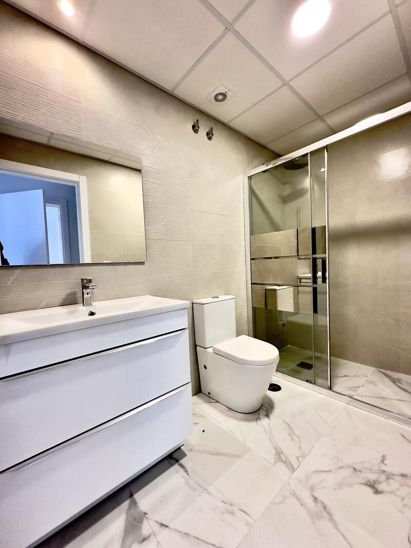 4 bedroom Apartment for sale