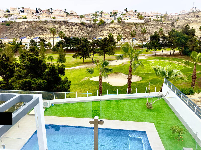 4 bedroom Apartment for sale