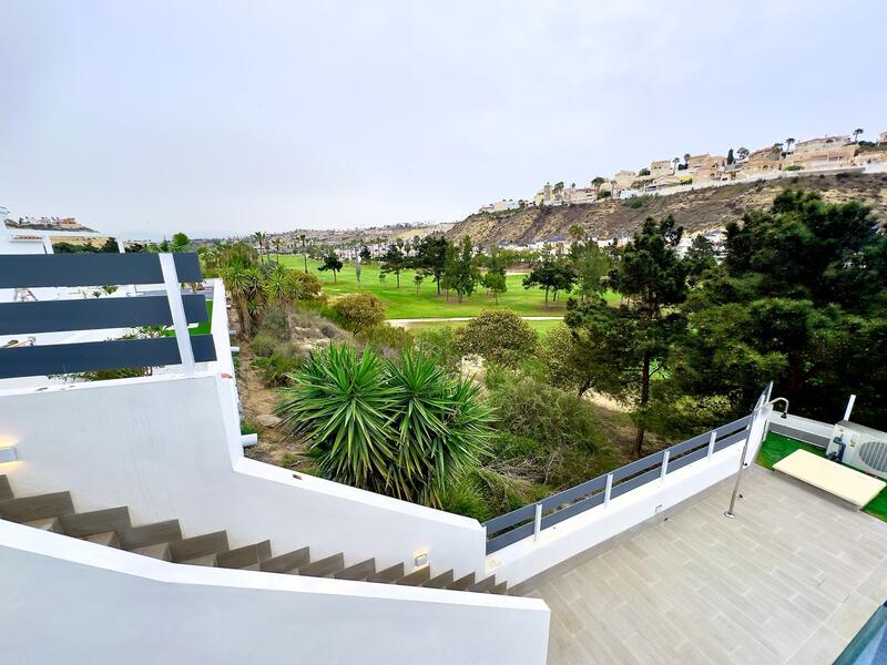 4 bedroom Apartment for sale