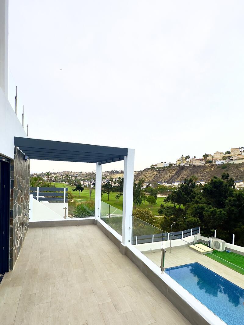 4 bedroom Apartment for sale