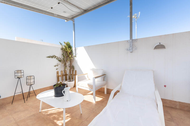 3 bedroom Apartment for sale