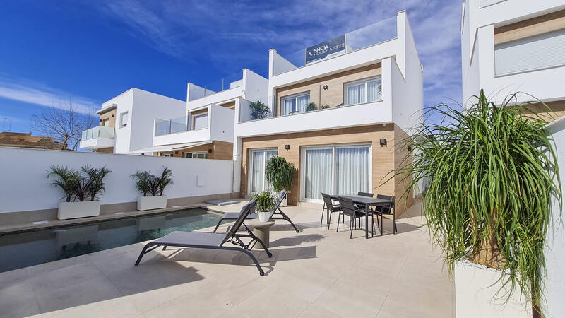 3 Cuarto Villa en venta