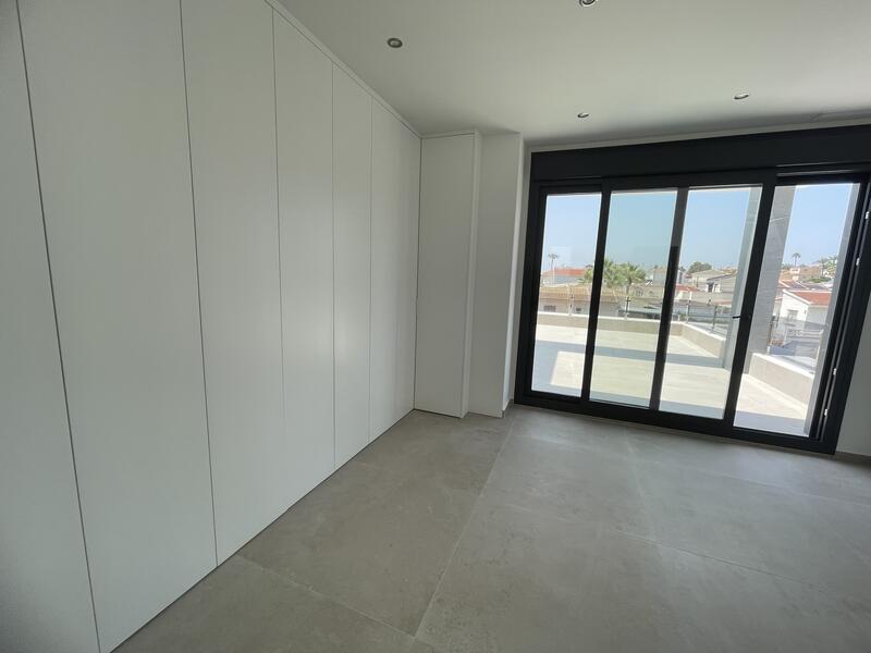 3 bedroom Apartment for sale