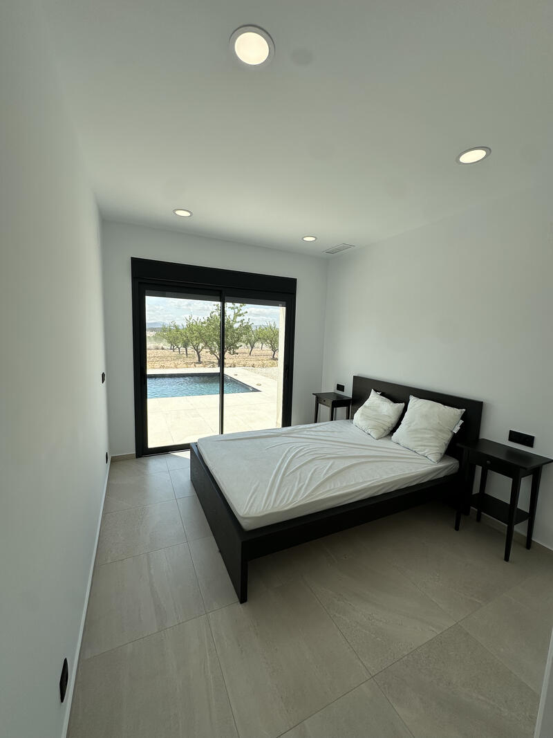 4 bedroom Apartment for sale