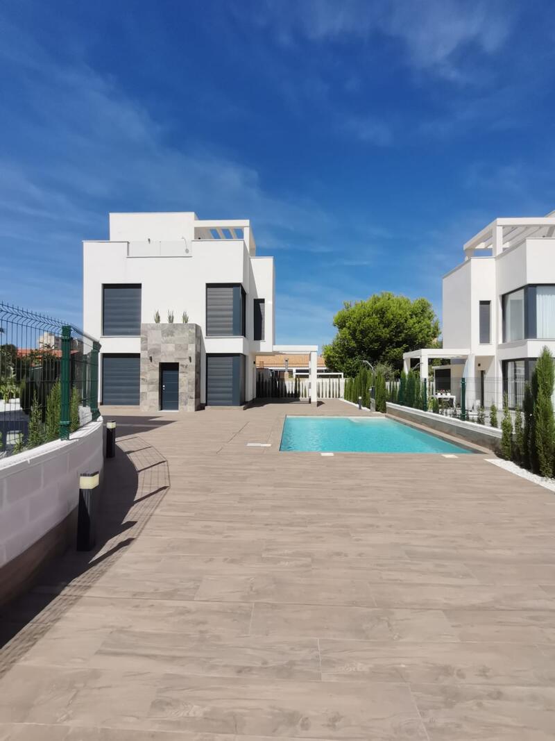4 bedroom Villa for sale