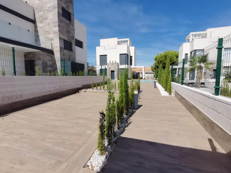 4 bedroom Villa for sale