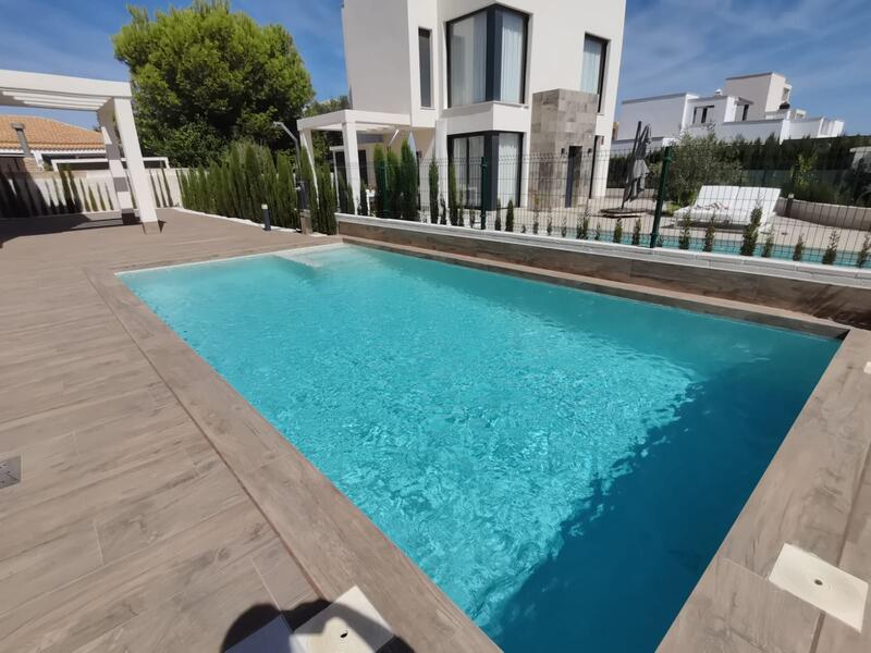 4 bedroom Villa for sale