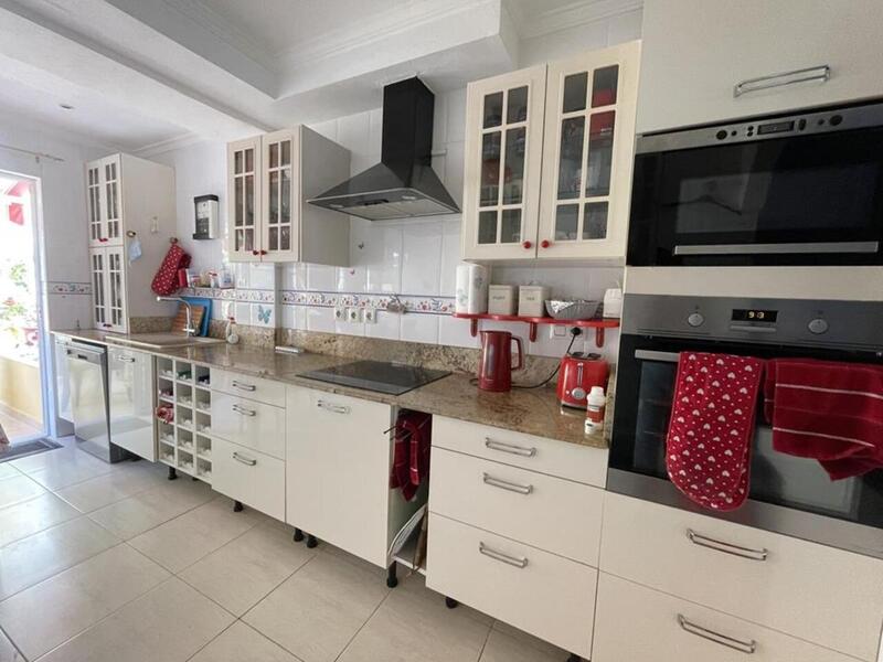 3 bedroom Townhouse for sale