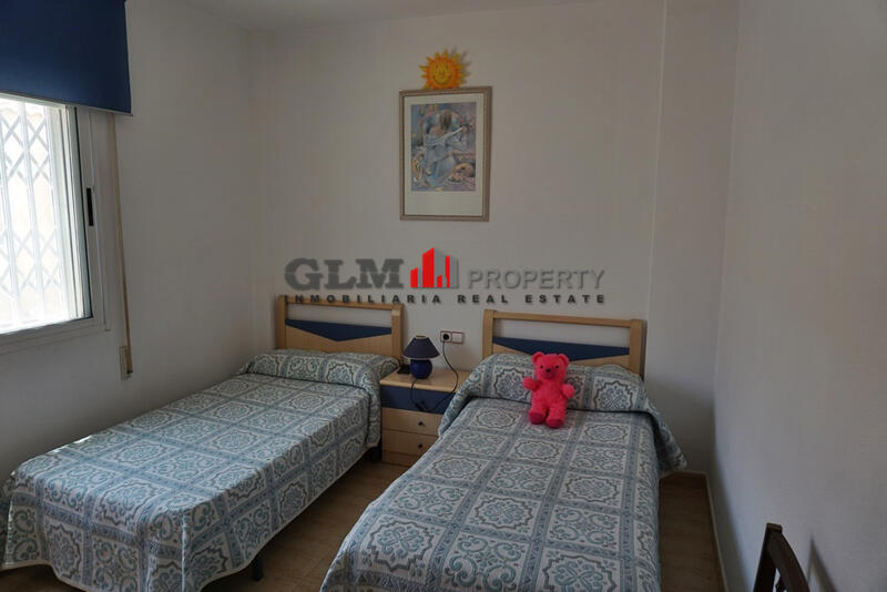 4 спальная комната квартира продается