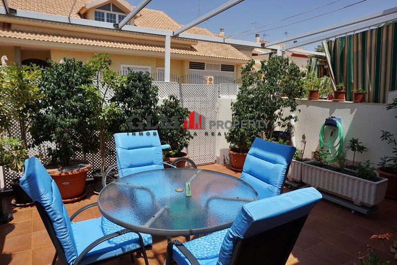 4 спальная комната квартира продается