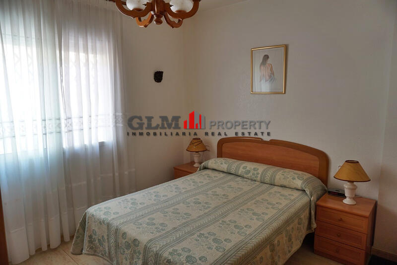 4 спальная комната квартира продается