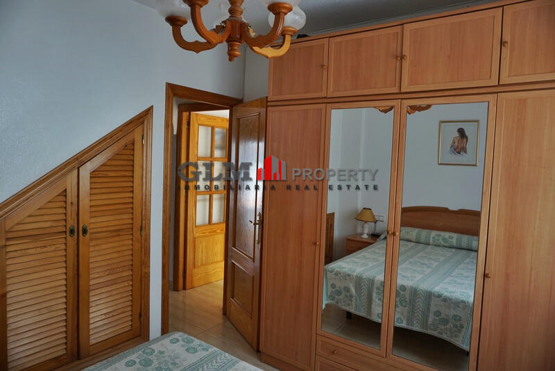 4 спальная комната квартира продается